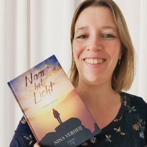 Nina Verheij met YA 'Naar het licht'